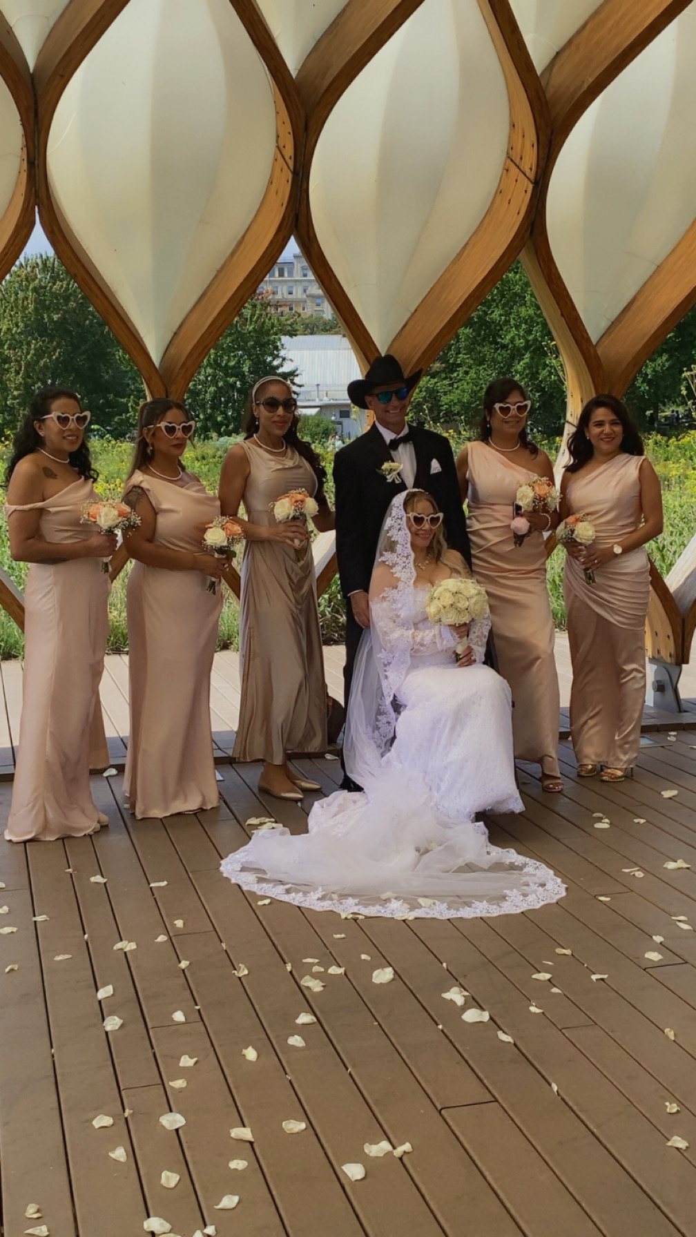 Shared wedding photo by Nayeli